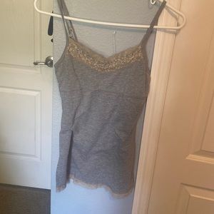 grey tank top